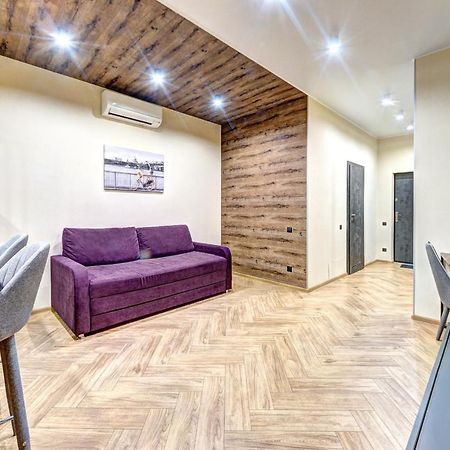 Apartment On The Street. Evgeniya Konovalets, 36B Киев Екстериор снимка