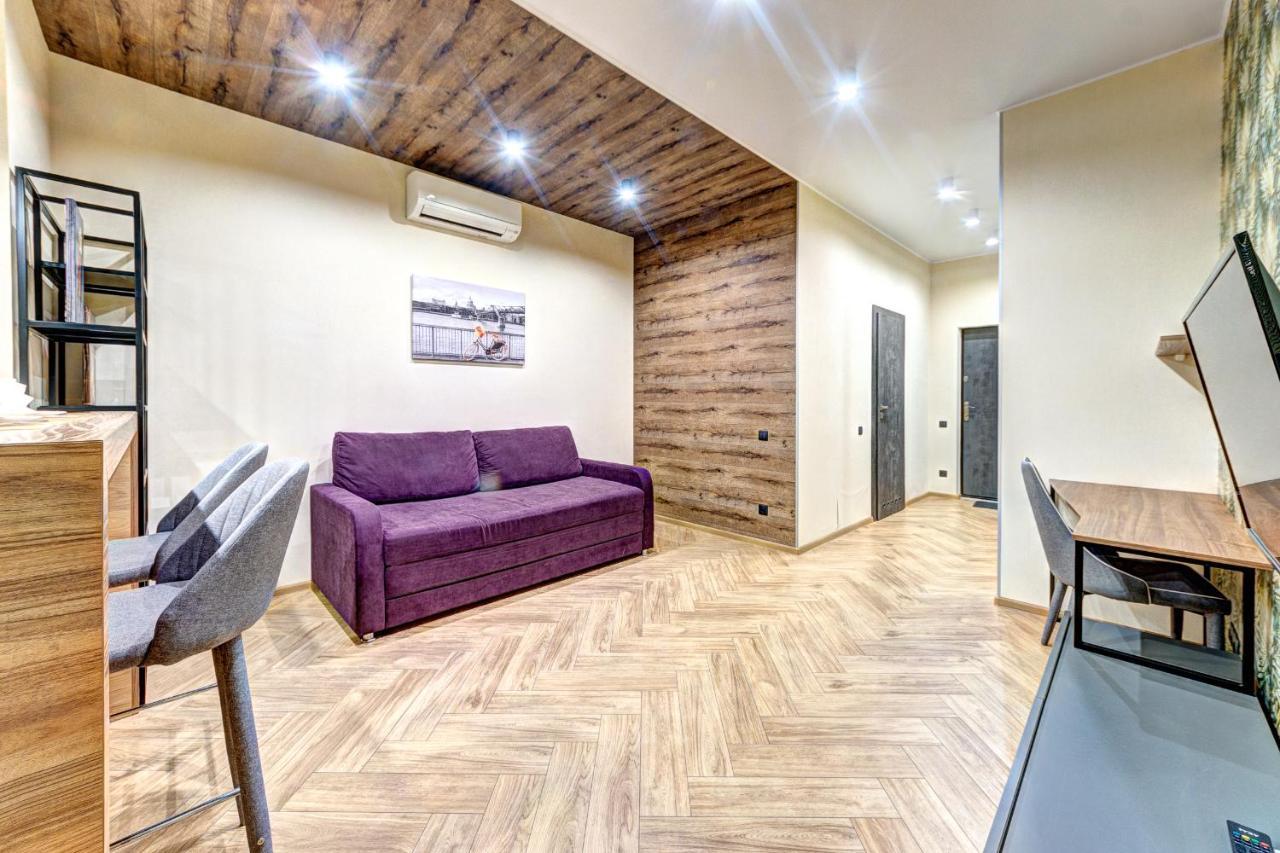 Apartment On The Street. Evgeniya Konovalets, 36B Киев Екстериор снимка