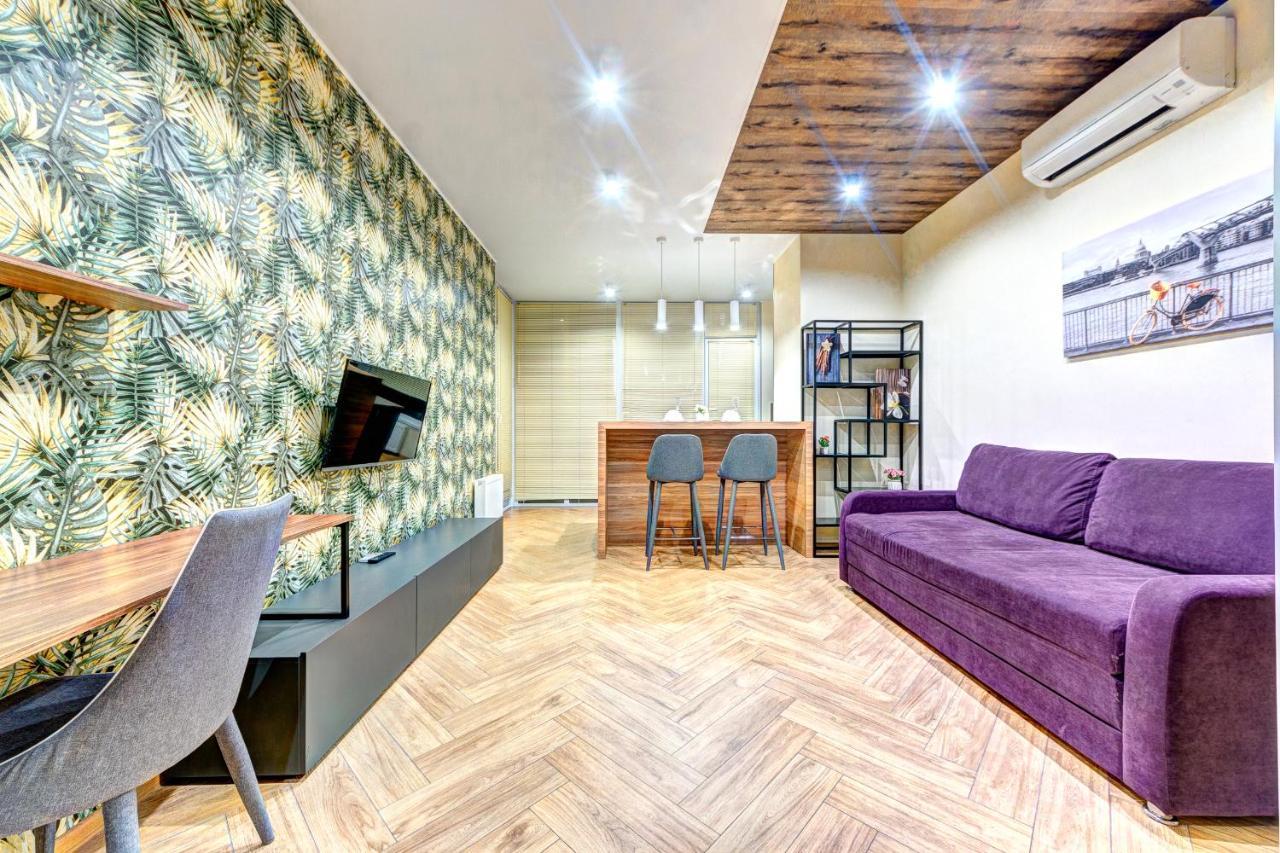 Apartment On The Street. Evgeniya Konovalets, 36B Киев Екстериор снимка